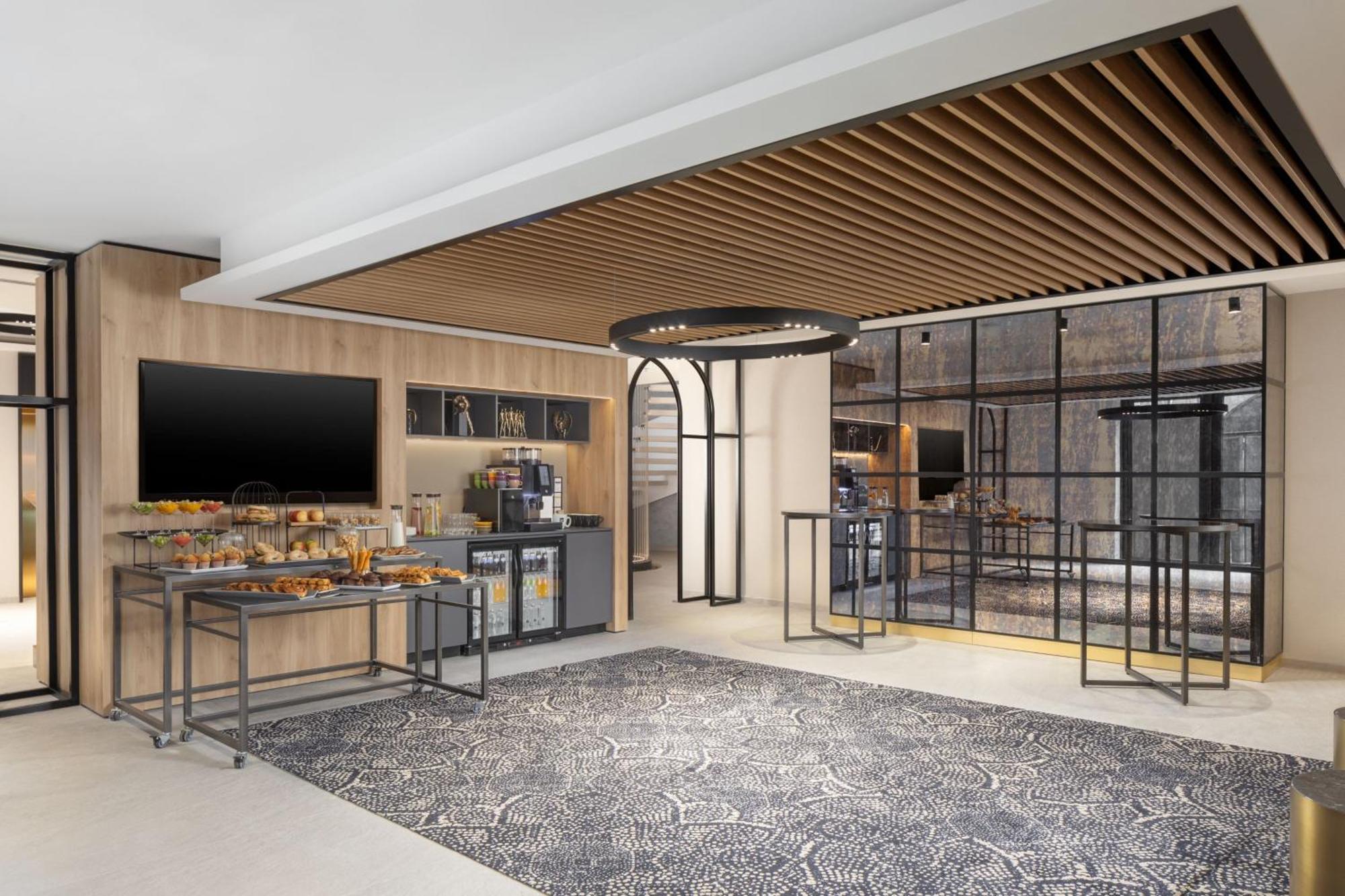 فندق Courtyard By Marriott Cluj - Napoca Downtown المظهر الخارجي الصورة