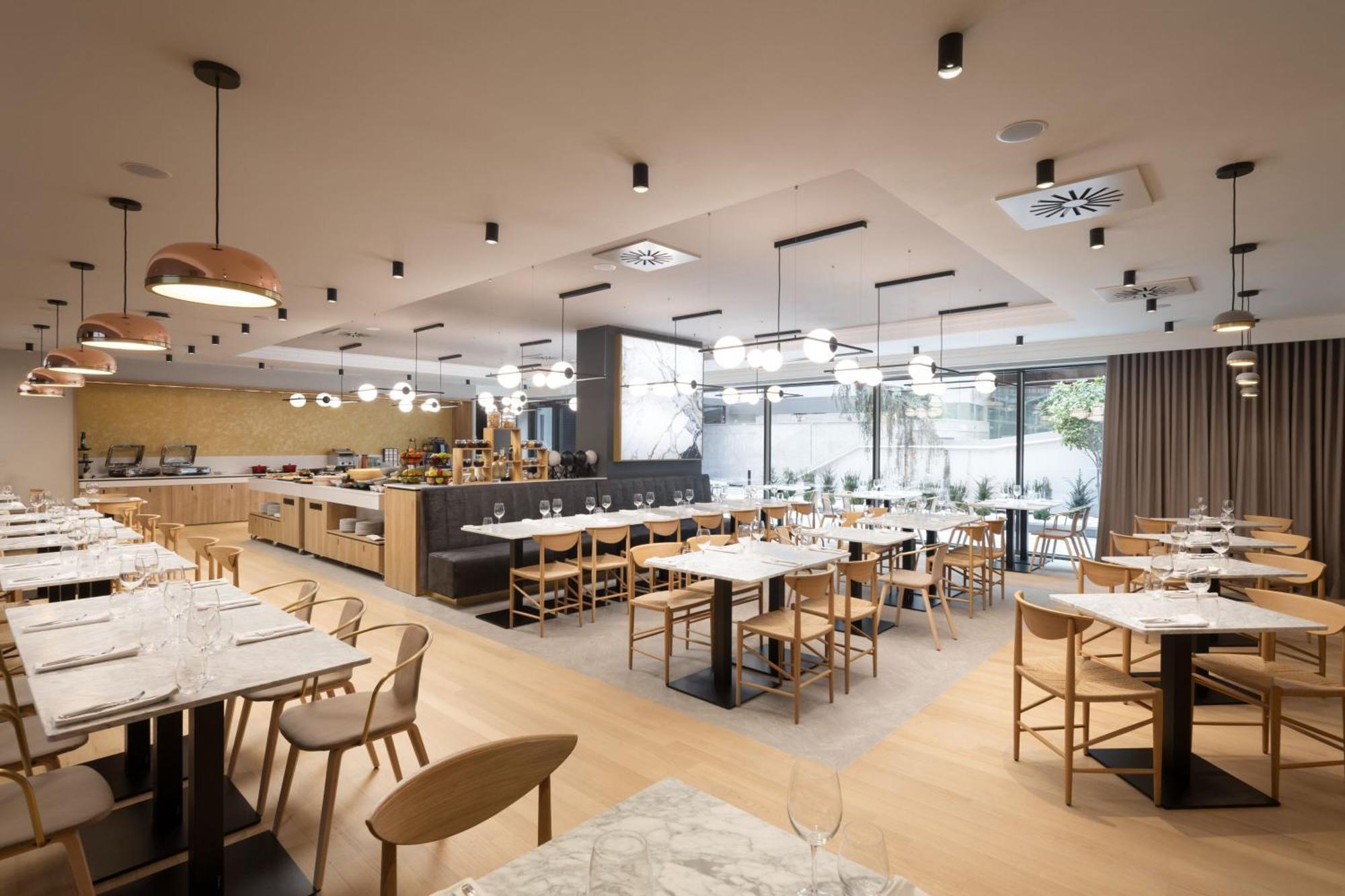 فندق Courtyard By Marriott Cluj - Napoca Downtown المظهر الخارجي الصورة
