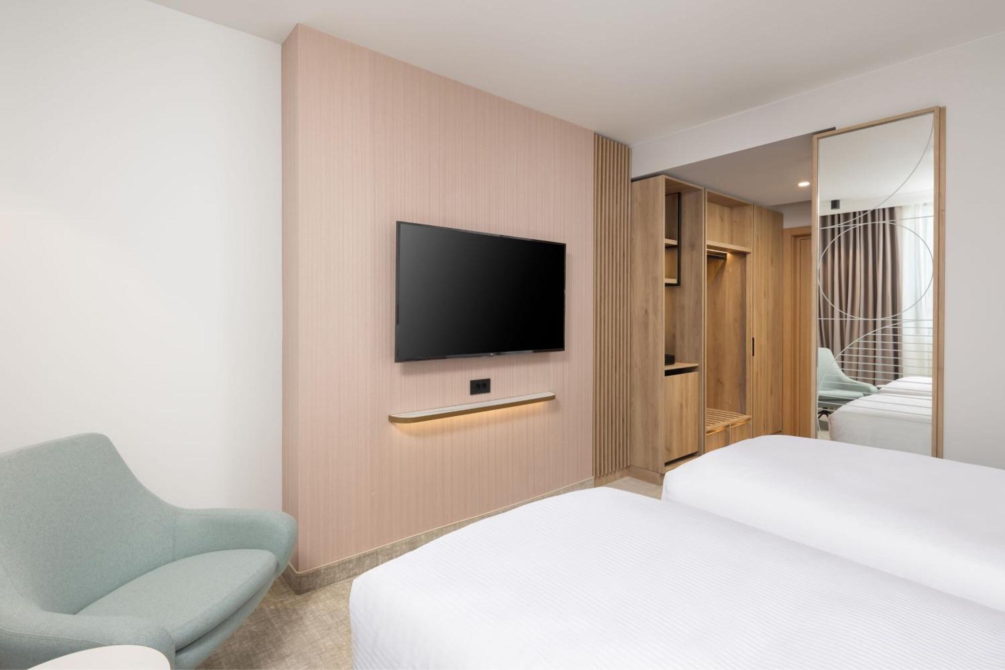 فندق Courtyard By Marriott Cluj - Napoca Downtown المظهر الخارجي الصورة